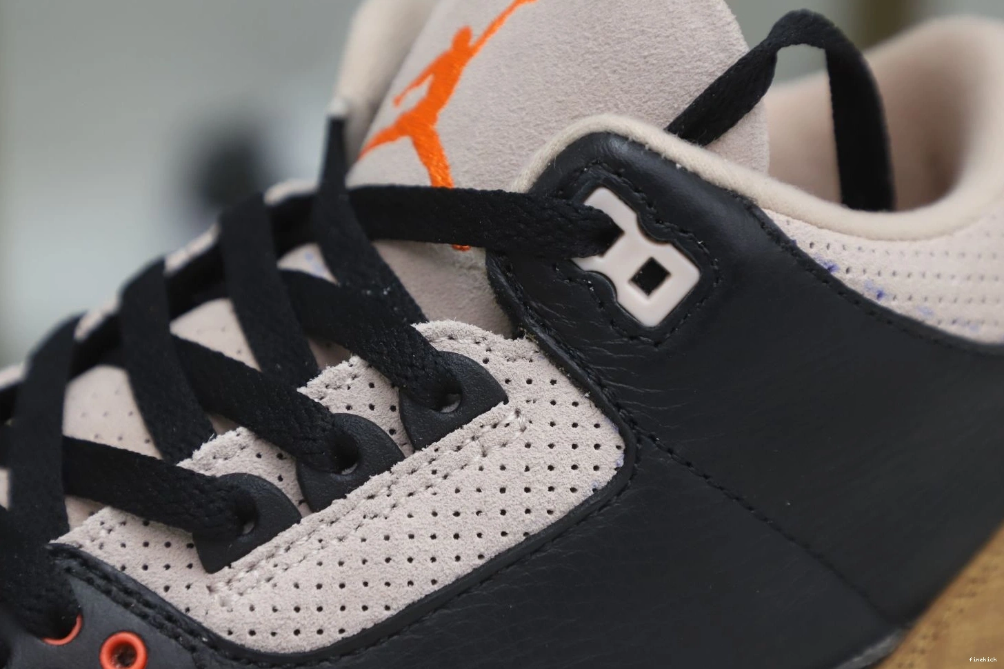 AIR CT8532 CEMENT JORDAN DESERT 3 0726
